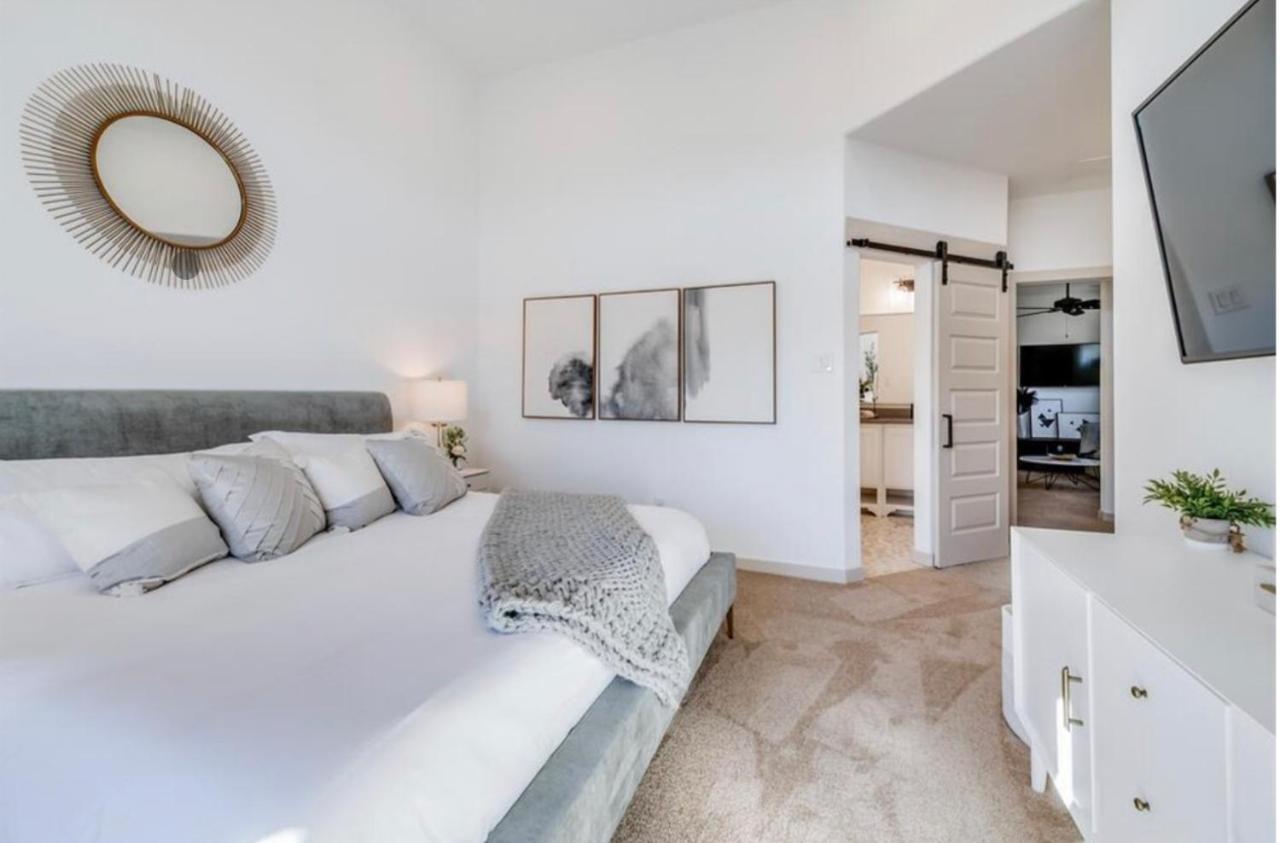 Stylish Townhome Near At&T Stadium, Globe Life, Six Flags & More Arlington Eksteriør billede